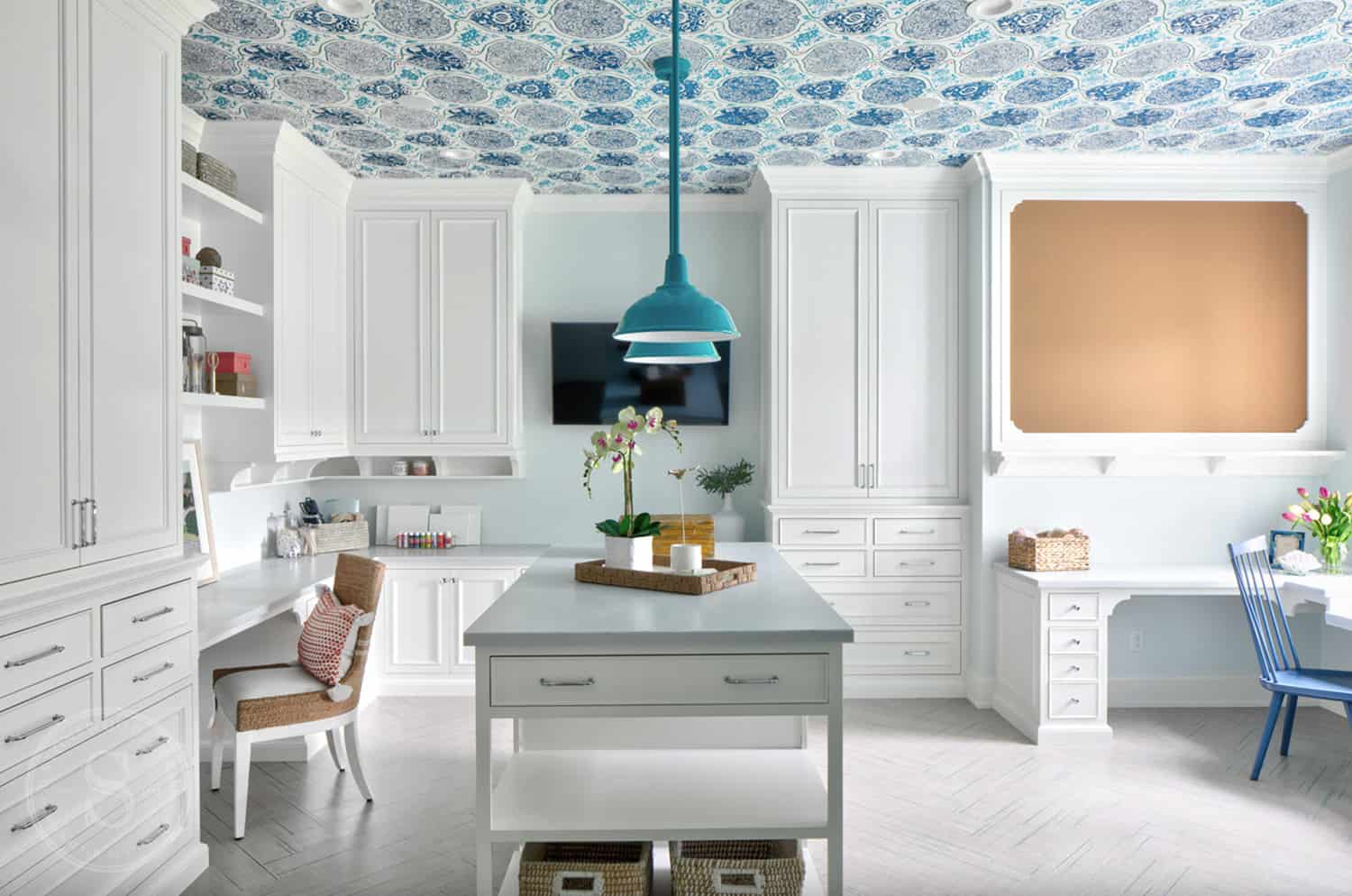 traditional-style-craft-room-and-home-office