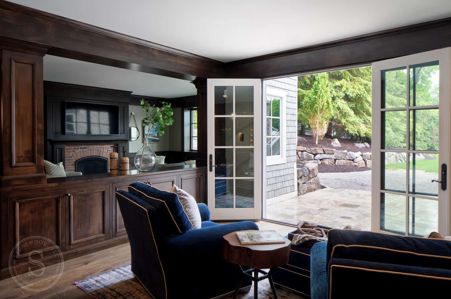 traditional-style-family-room