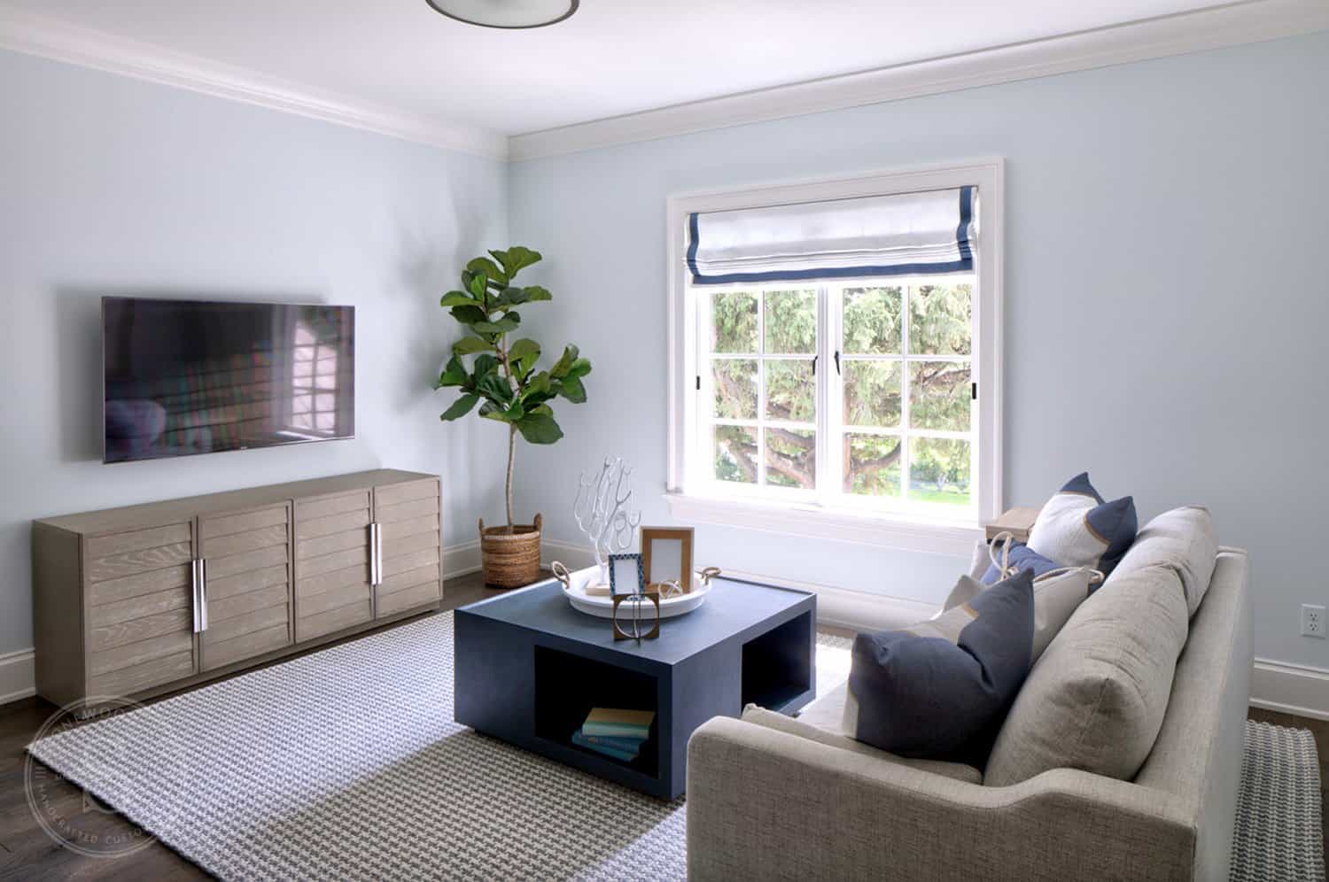 traditional-style-family-room