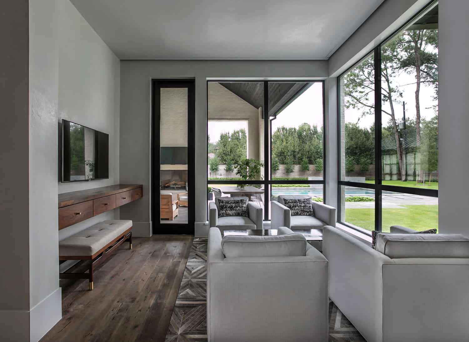 transitional-style-sunroom