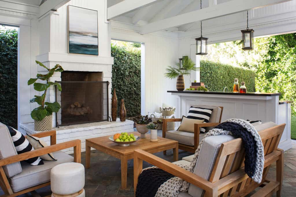 28 Amazing Covered Patio And Porch Design