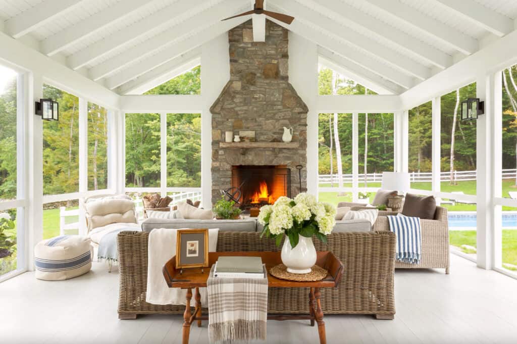 28 Amazing Covered Patio And Porch Design