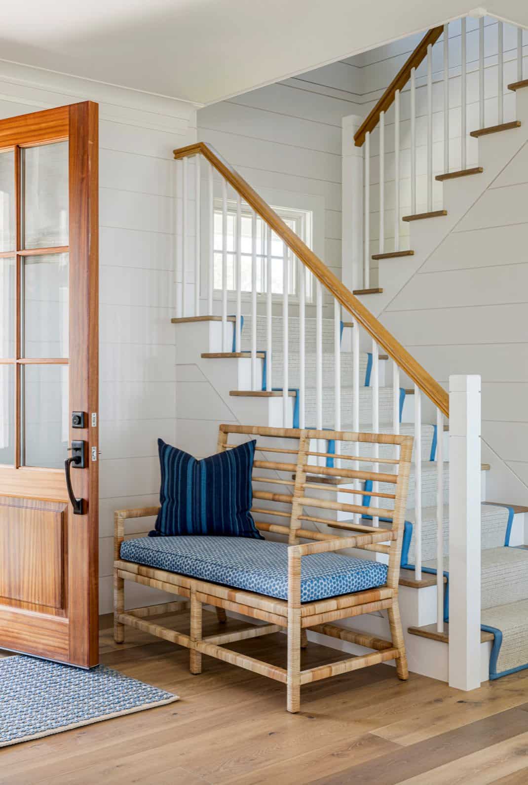 beach-style-house-entry
