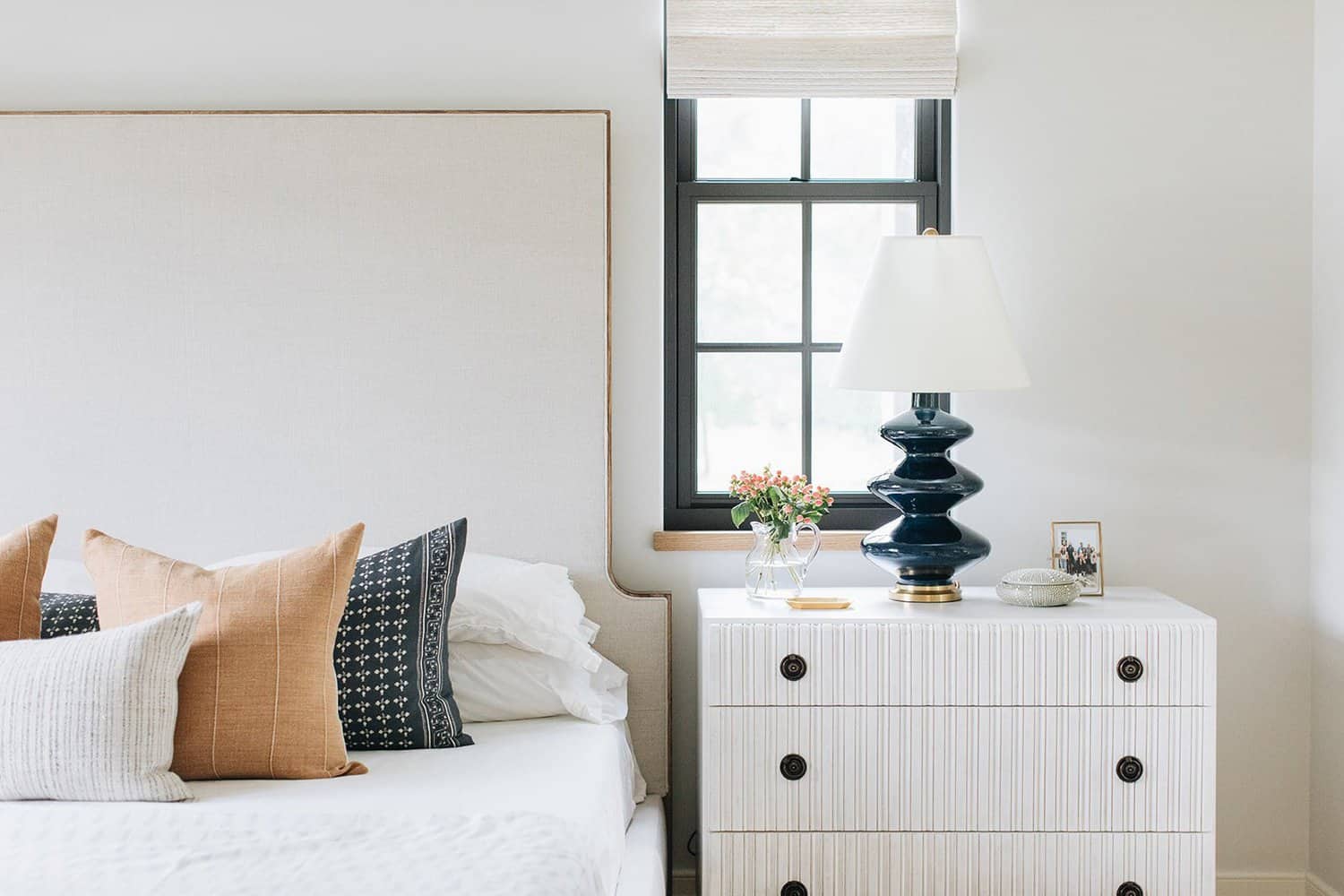 contemporary-belgian-farmhouse-bedroom