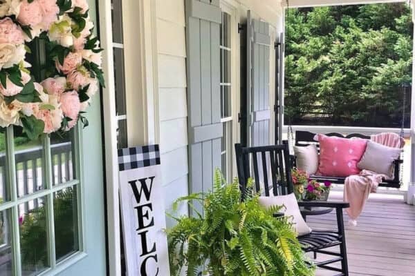 welcoming-spring-porch-decor