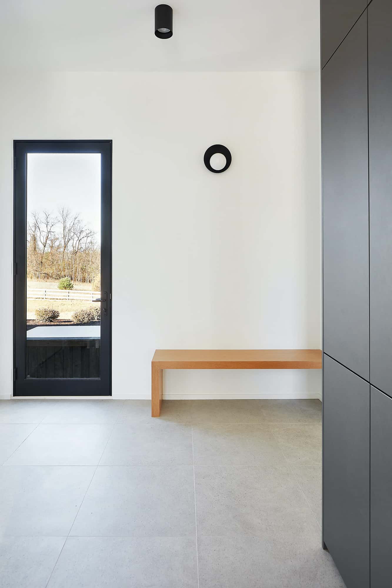 modern-farmhouse-mudroom