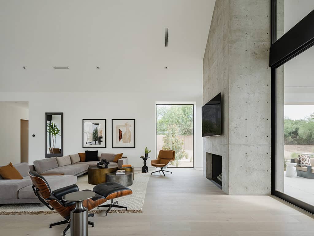 This modern Arizona desert home has amazing indoor and outdoor living