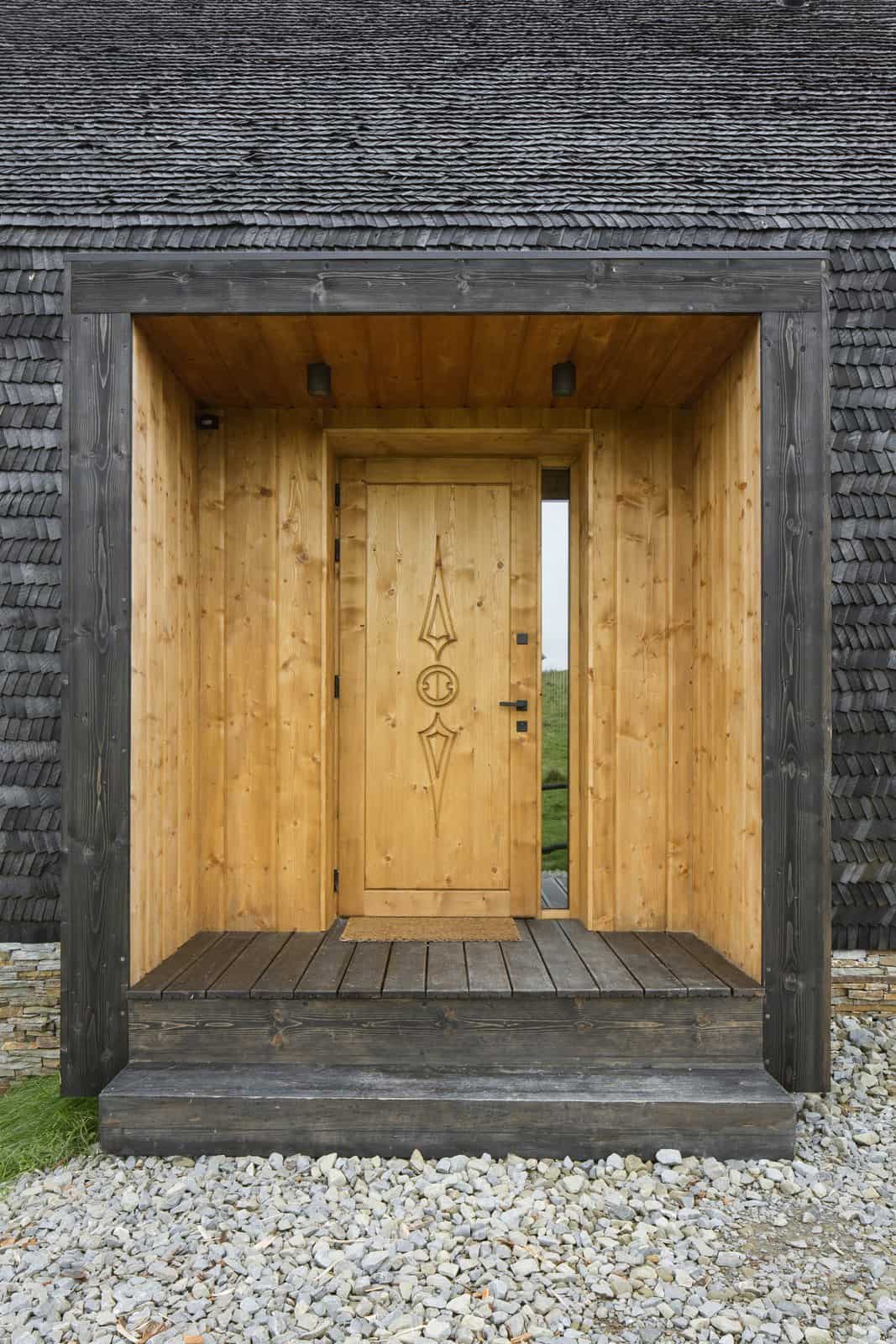 rustic-mountain-cabin-entry