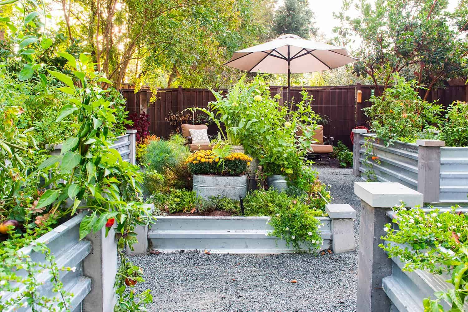 farmhouse-garden-with-raised-vegetable-beds