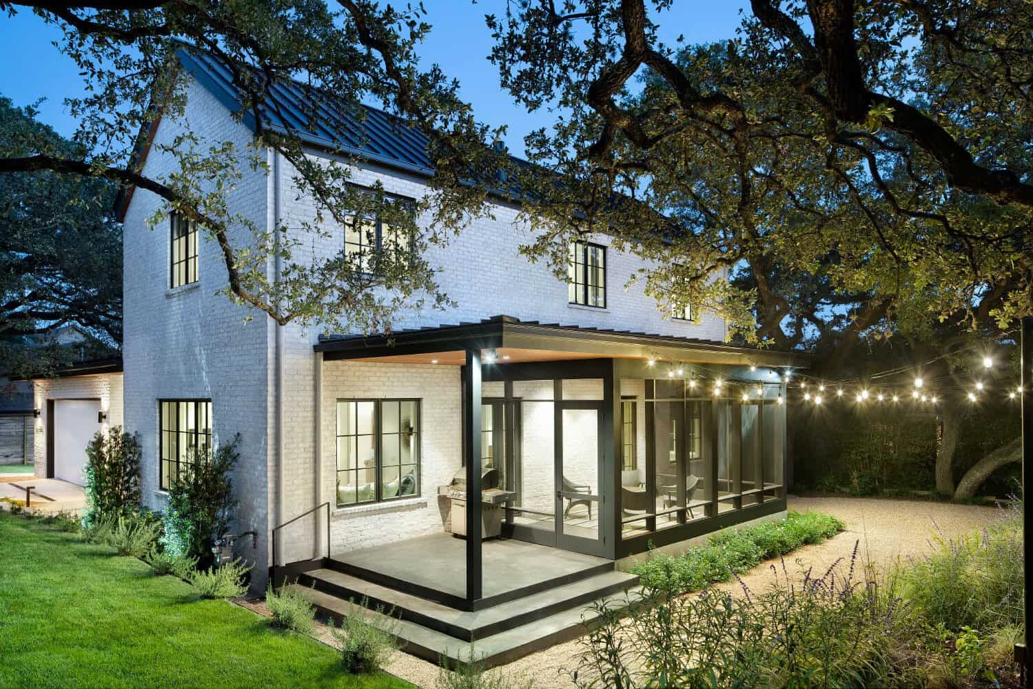 contemporary-home-exterior-dusk