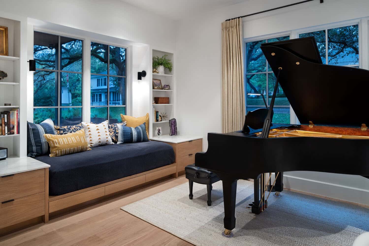 contemporary-family-and-guest-room