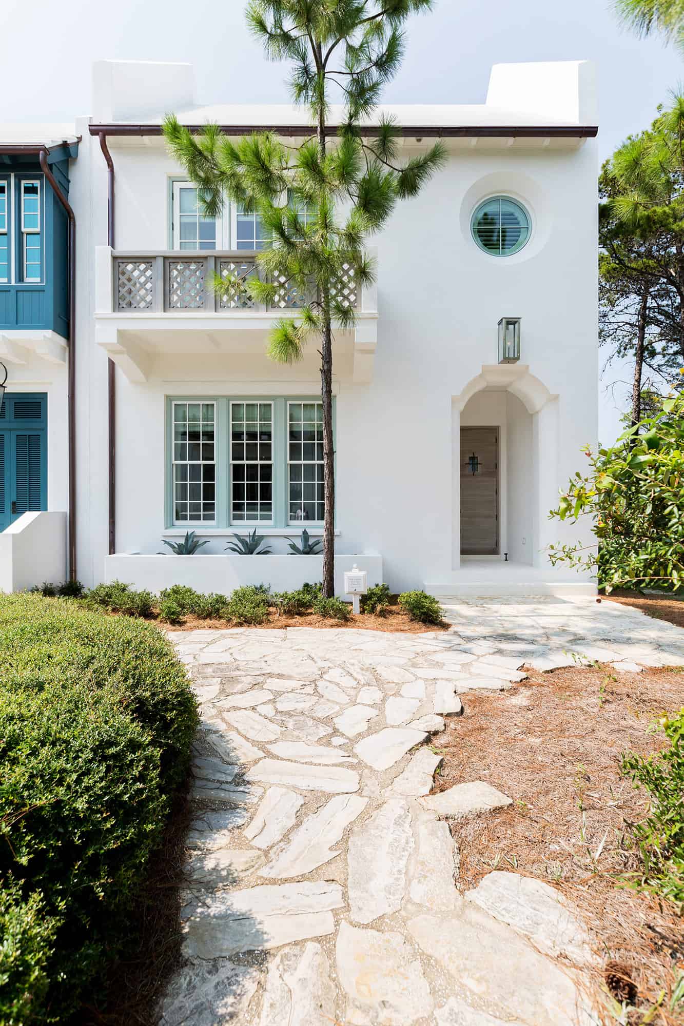 modern-beach-house-exterior