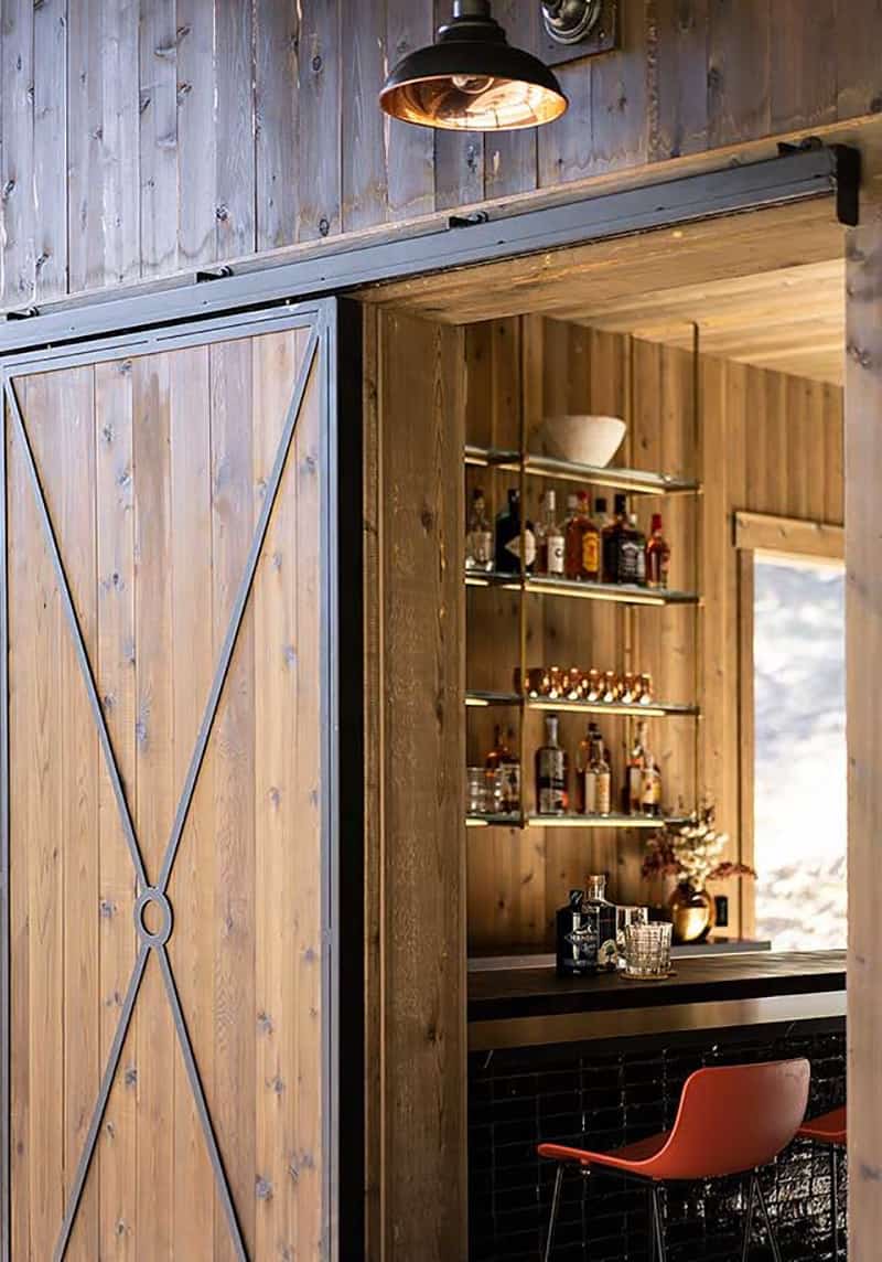 modern-entertainment-barn-home-bar