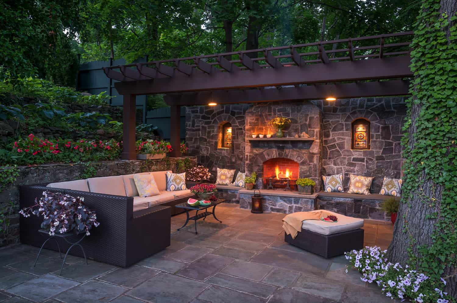 outdoor-fireplace-with-a-pergola