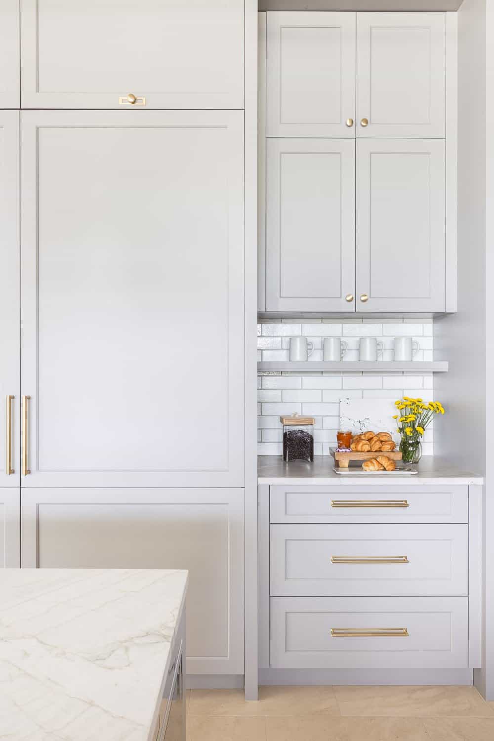 modern-coastal-style-kitchen