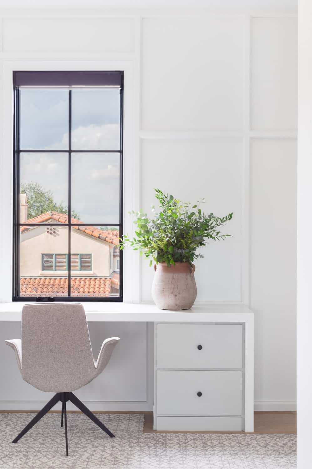 modern-coastal-style-home-office