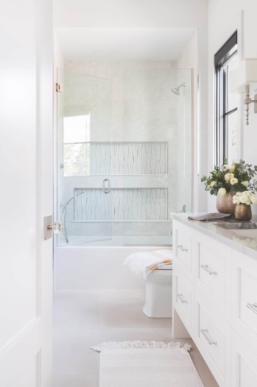 modern-coastal-style-bathroom