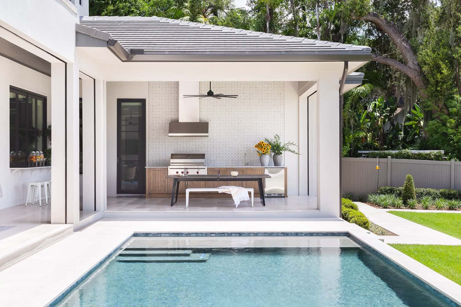 modern-coastal-style-pool