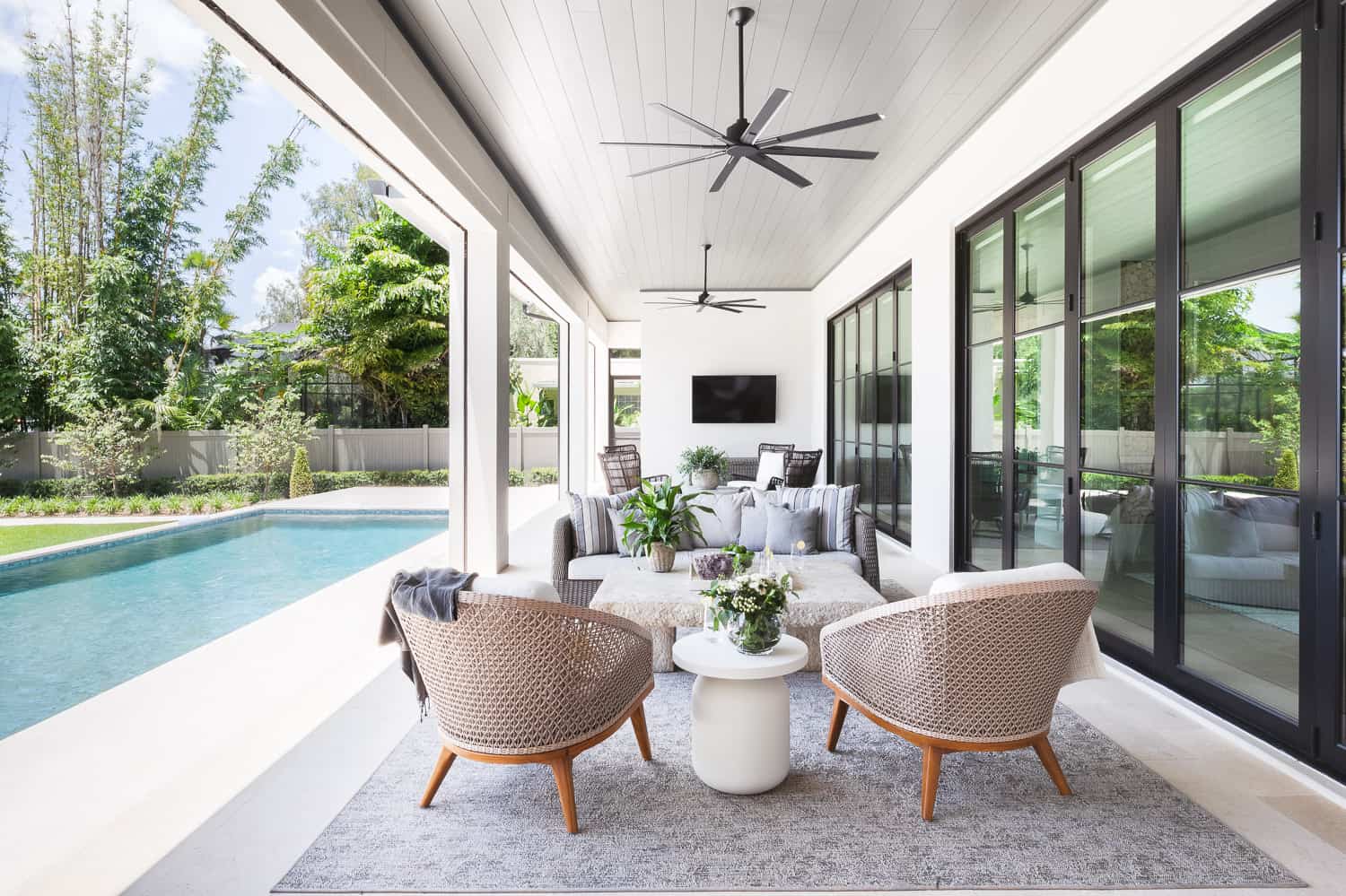 modern-coastal-style-patio