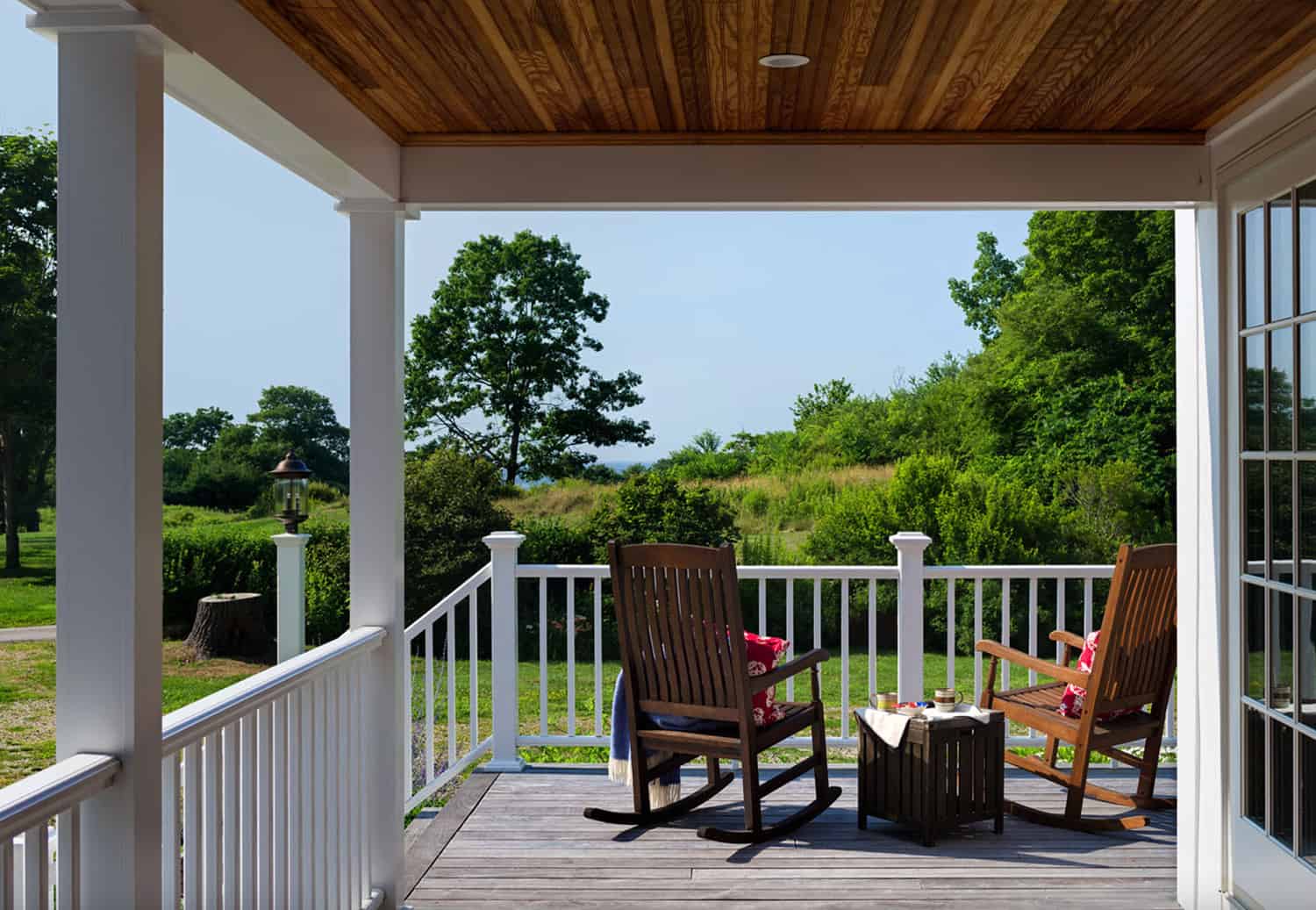 traditional-home-porch