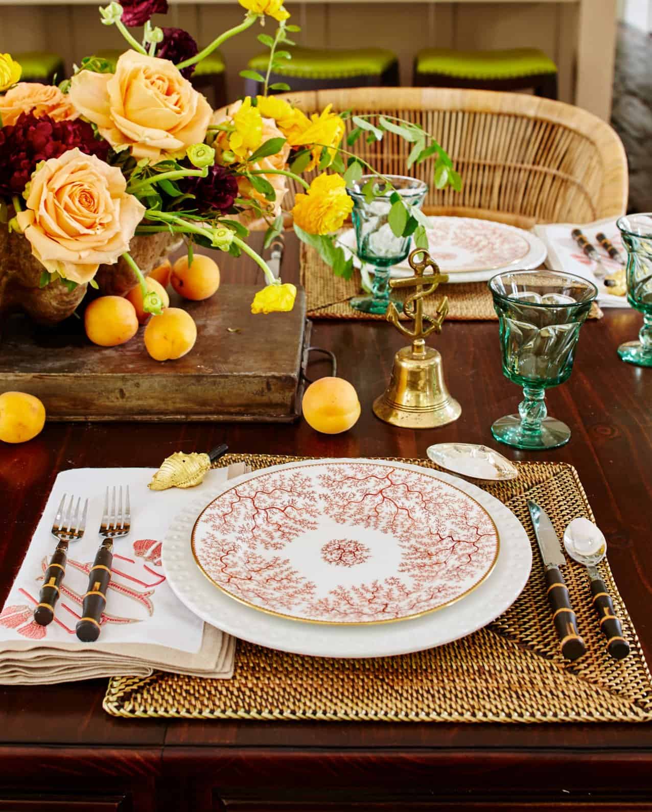 beach-style-dining-room-table-setting