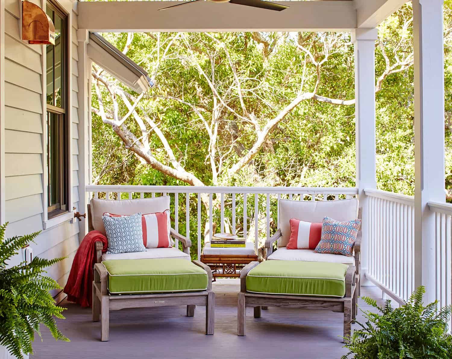 beach-style-upstairs-lounging-porch