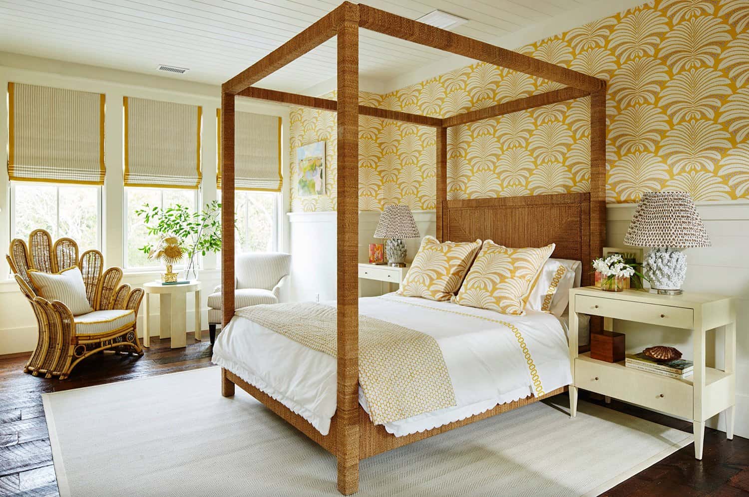 beach-style-bedroom