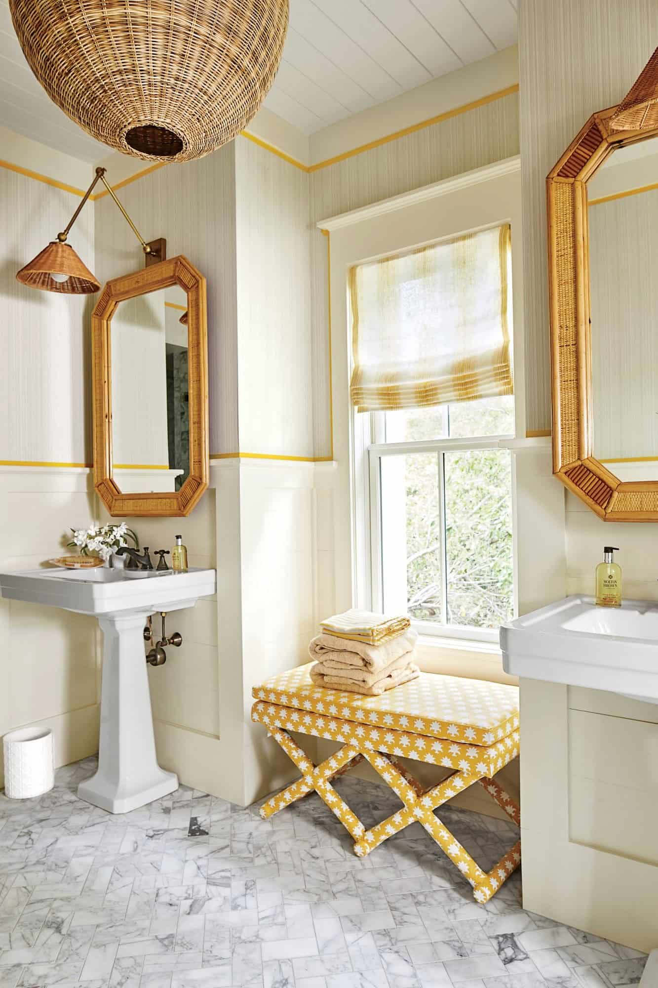 beach-style-bathroom