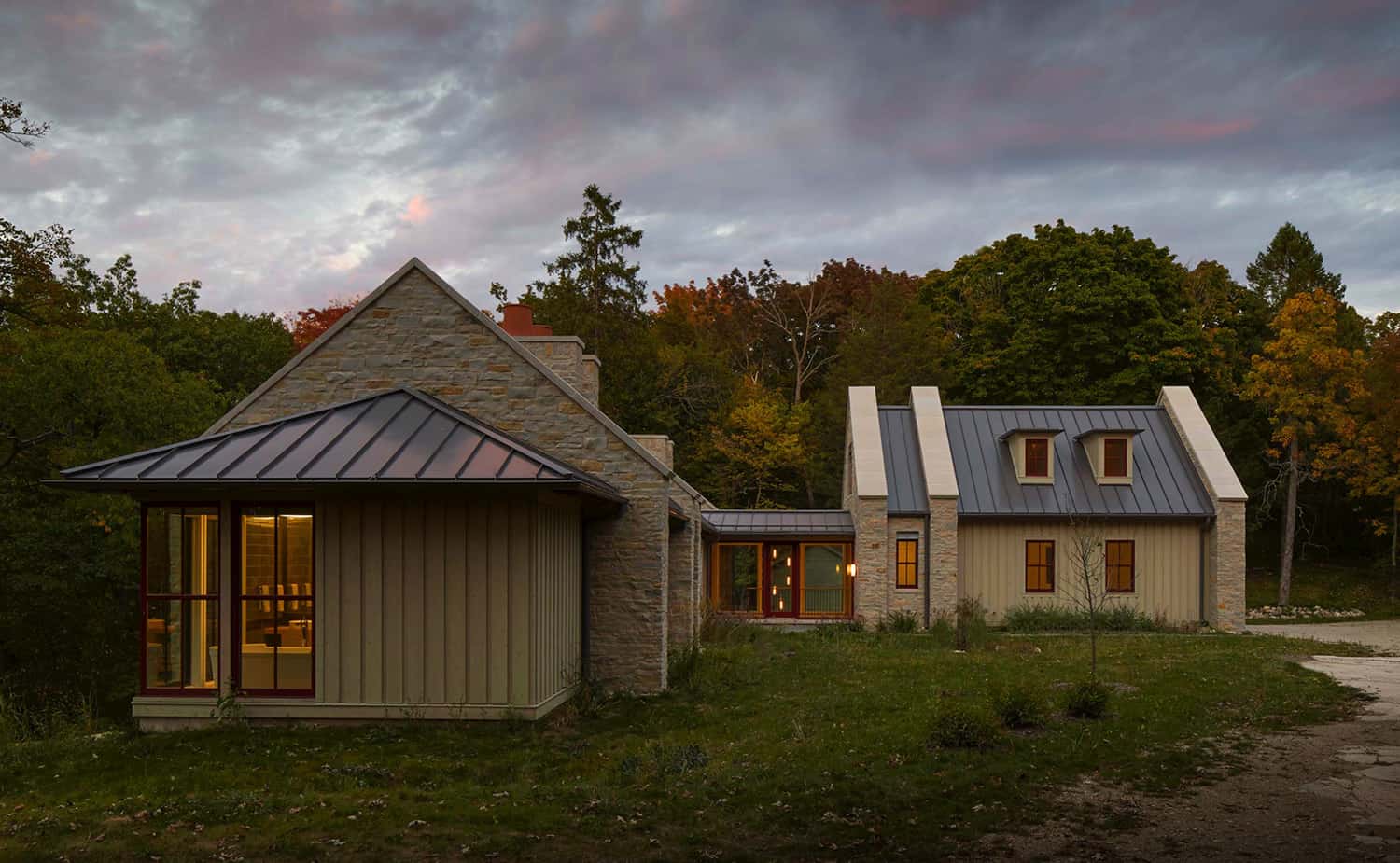contemporary-home-exterior-dusk