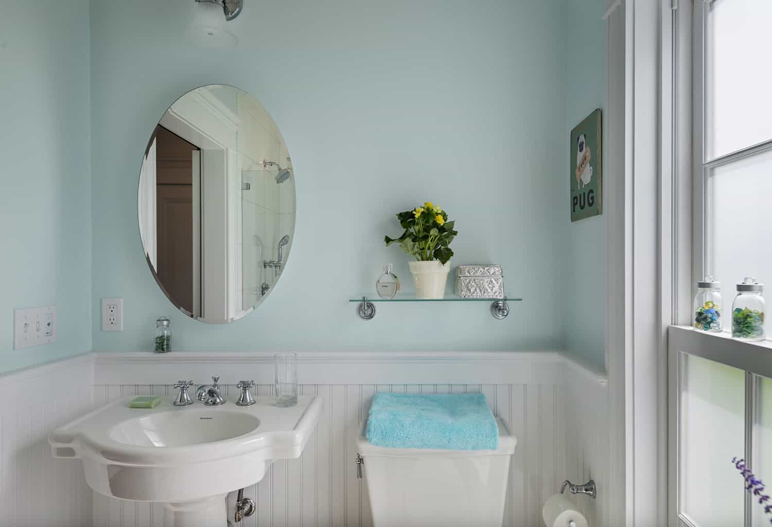 traditional-bathroom