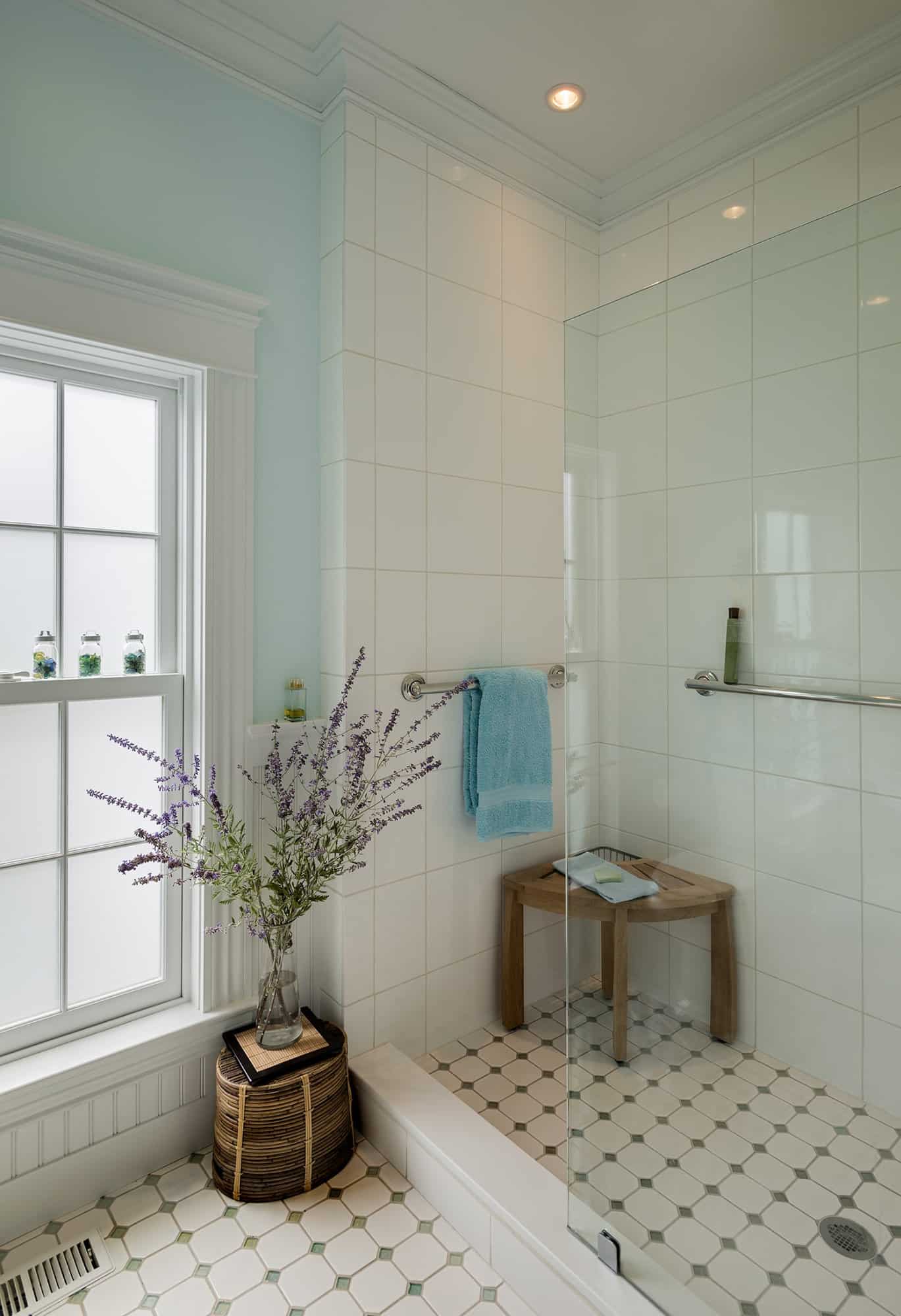 traditional-bathroom