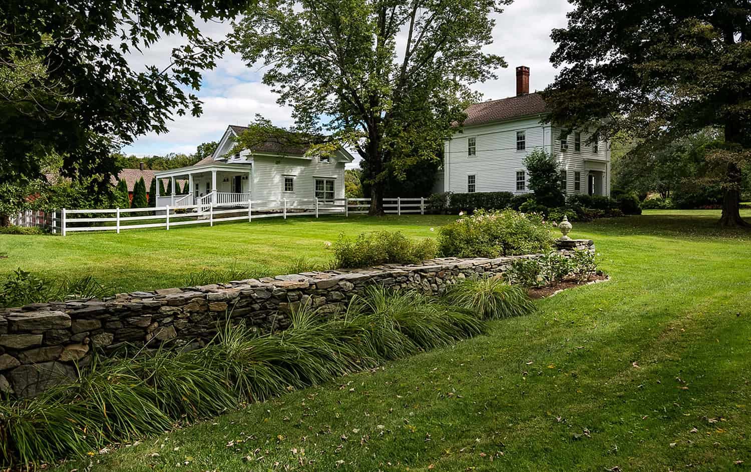 farmhouse-landscape