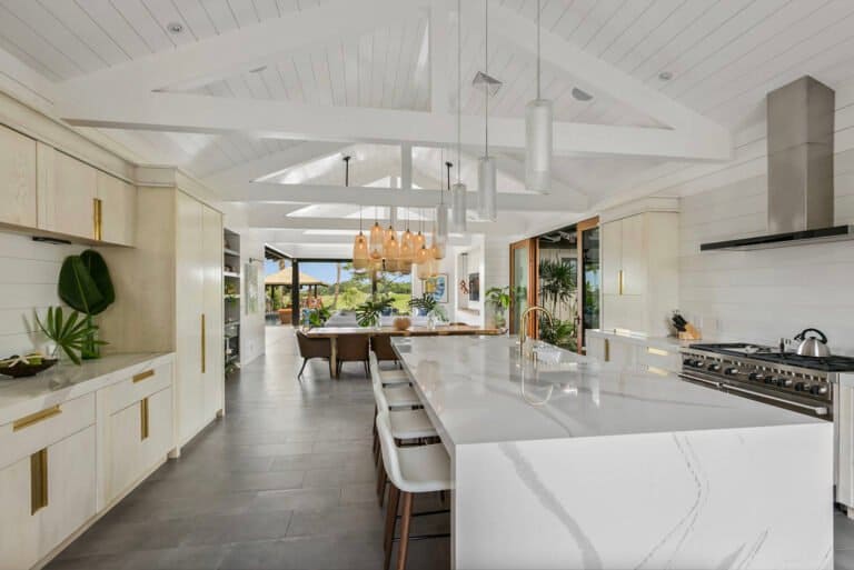 This amazing Hawaii beach house is designed for indoor outdoor living