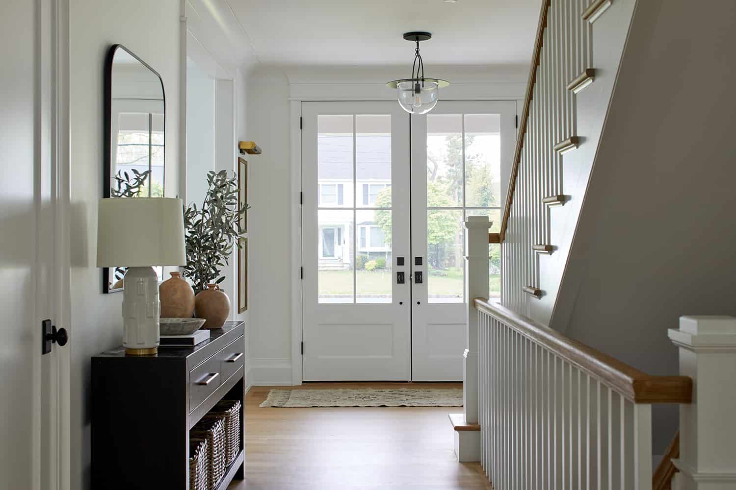 modern-farmhouse-entry