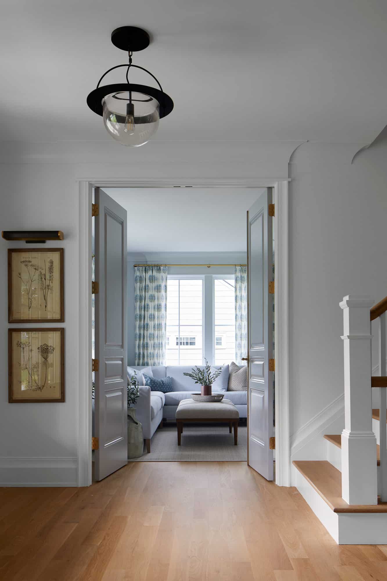 modern-farmhouse-entry