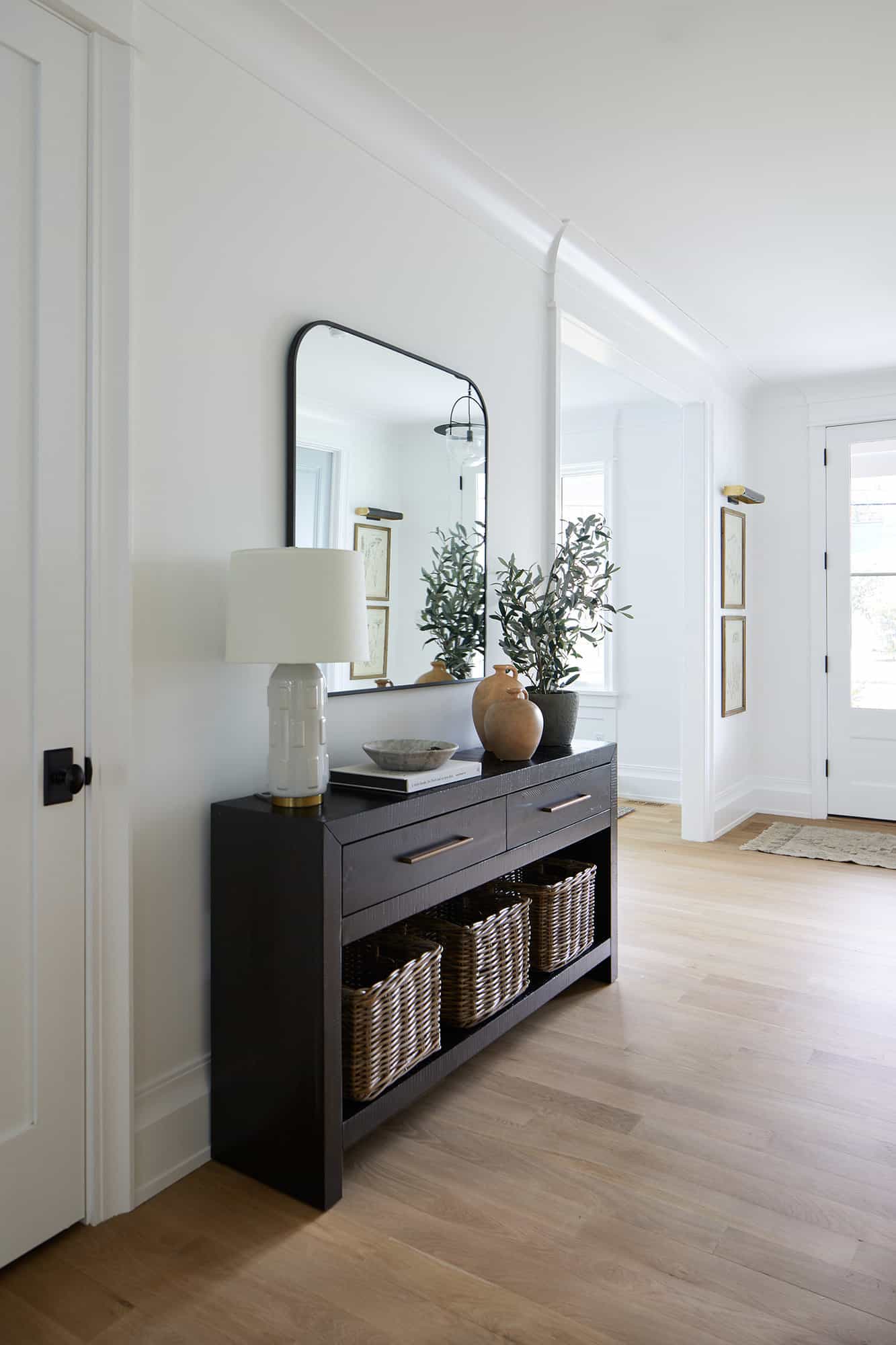 modern-farmhouse-entry
