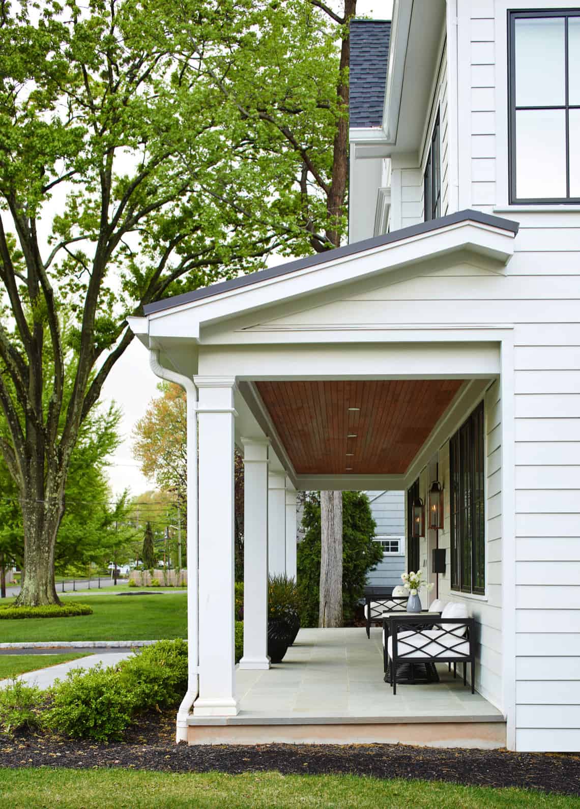 modern-farmhouse-home-exterior
