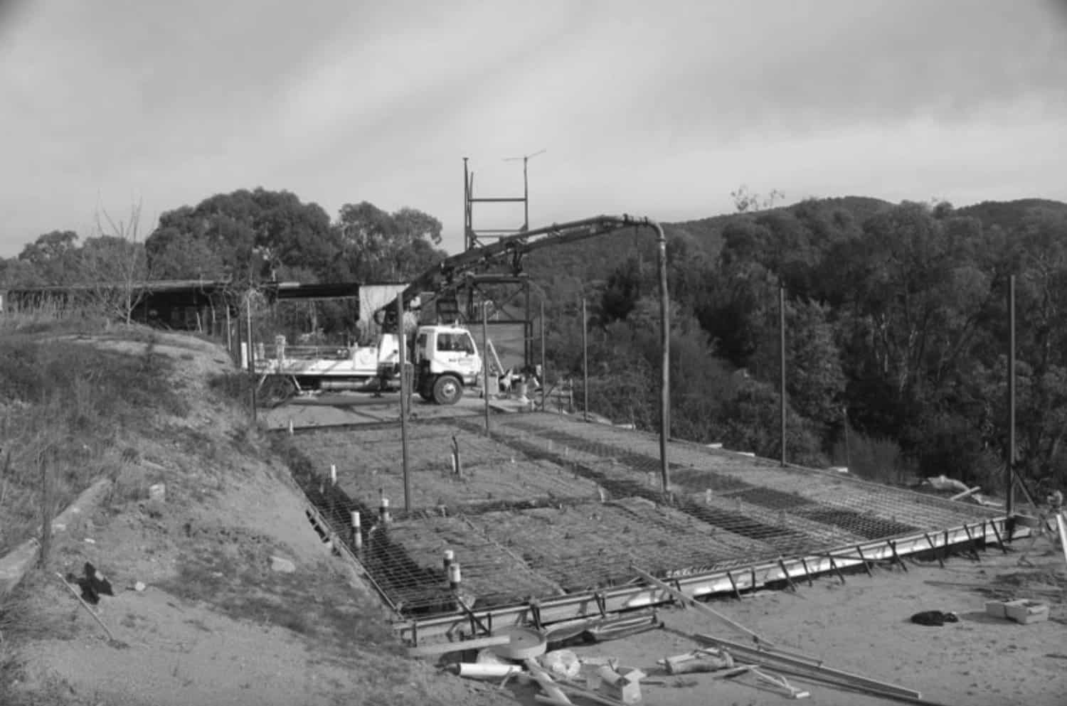 modern-concrete-house-building-site
