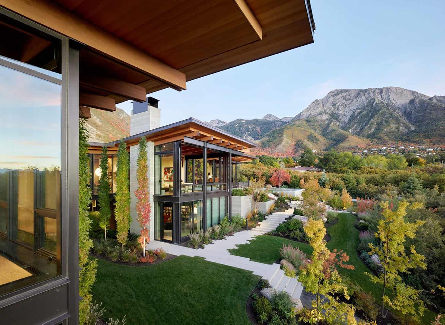 modern-mountain-home-exterior