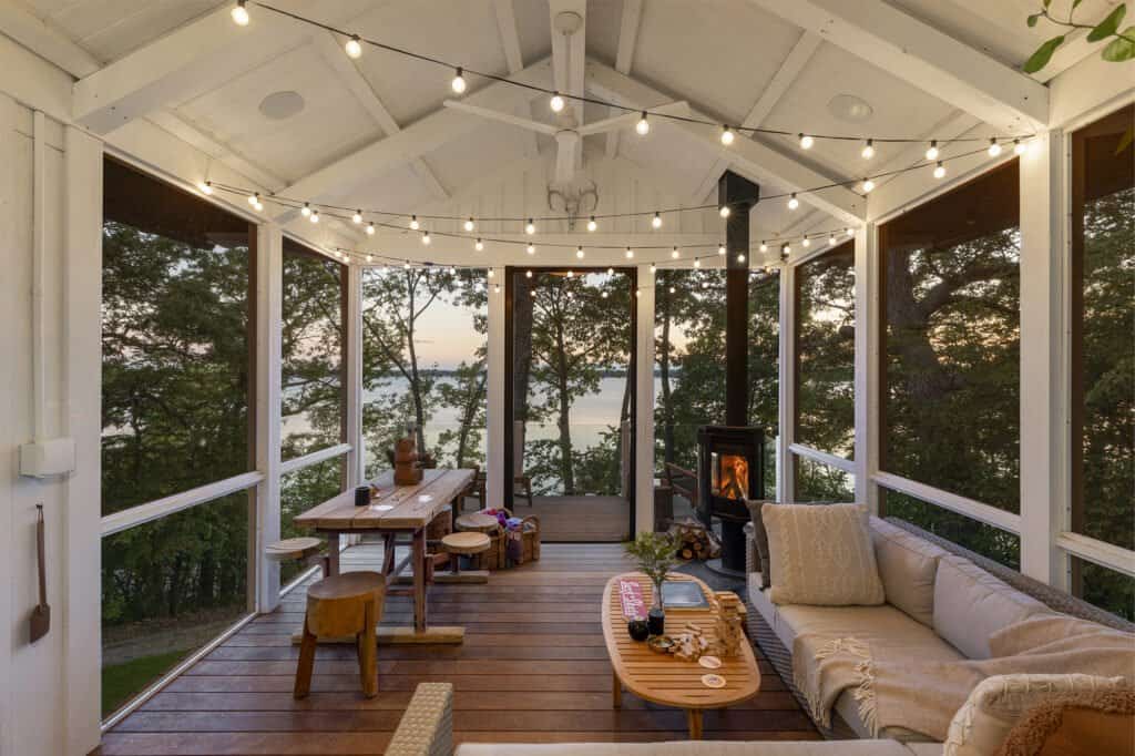 scandinavian-style-screened-porch