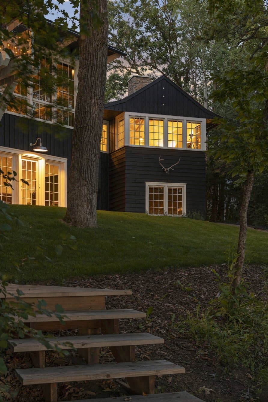 scandinavian-lake-cottage-exterior-dusk