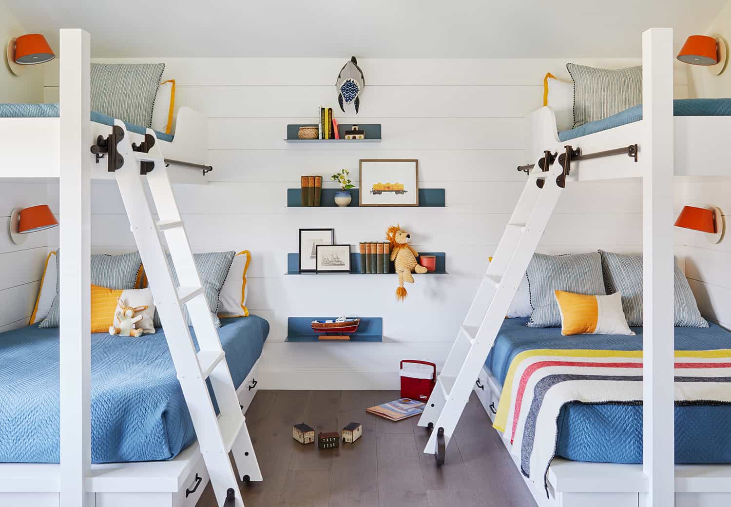 beach-style-bunk-bedroom-boys