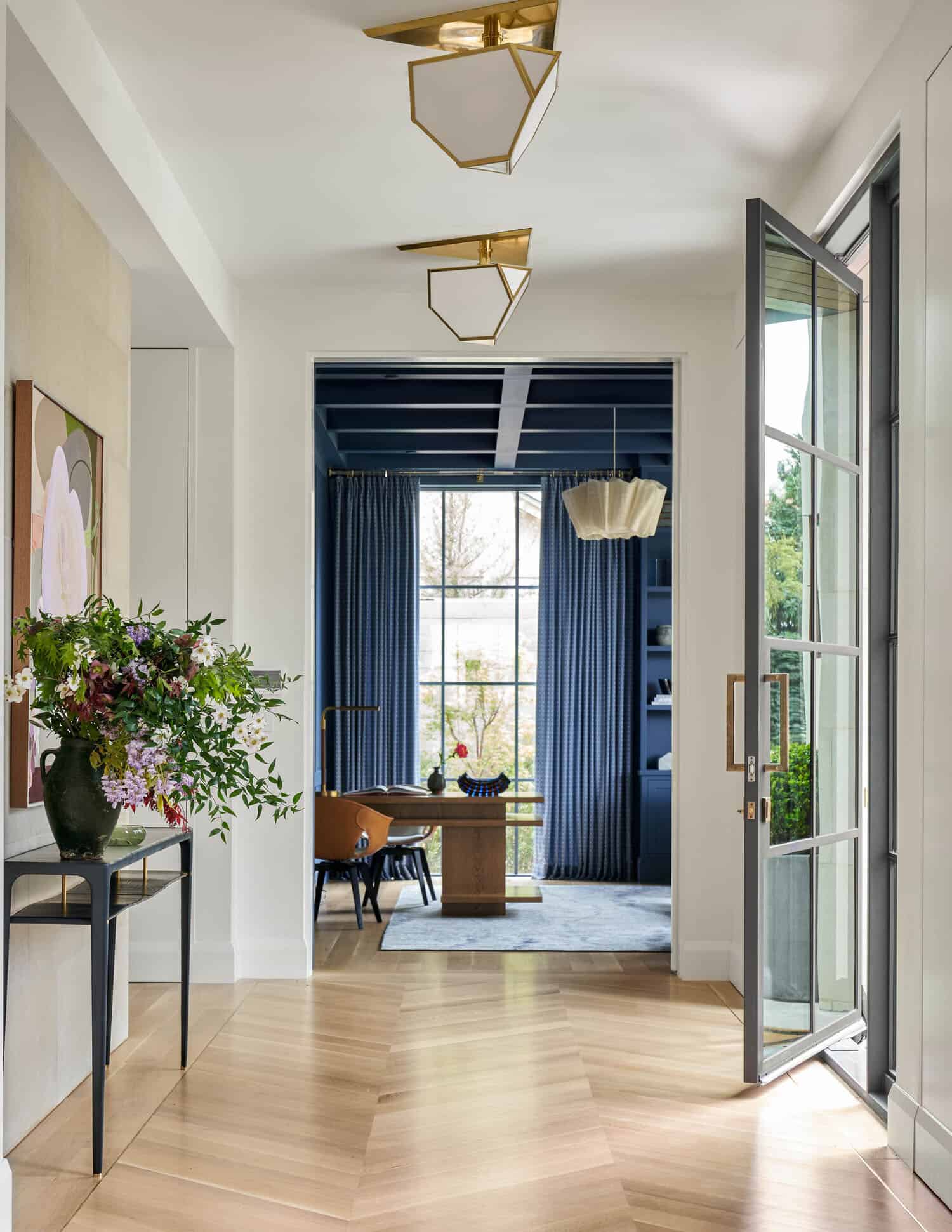 contemporary-home-entry