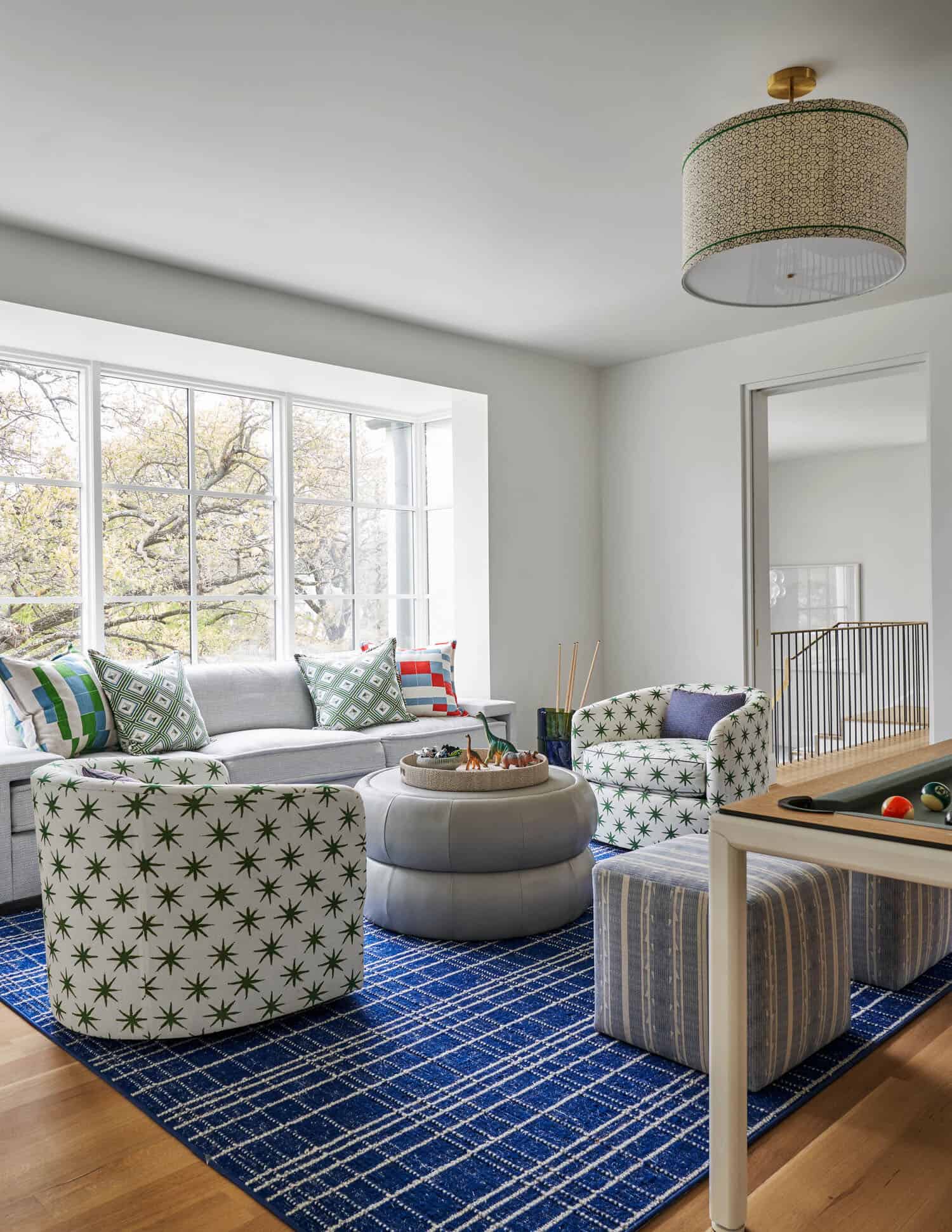 contemporary-family-room