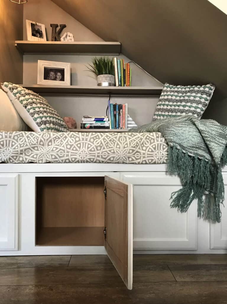 41 Delightfully Cozy Book Nook Ideas To Inspire A Reading Retreat