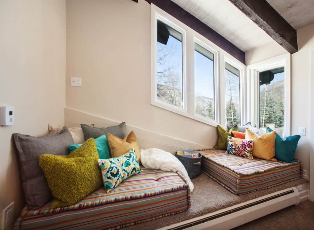 41 Delightfully Cozy Book Nook Ideas To Inspire A Reading Retreat