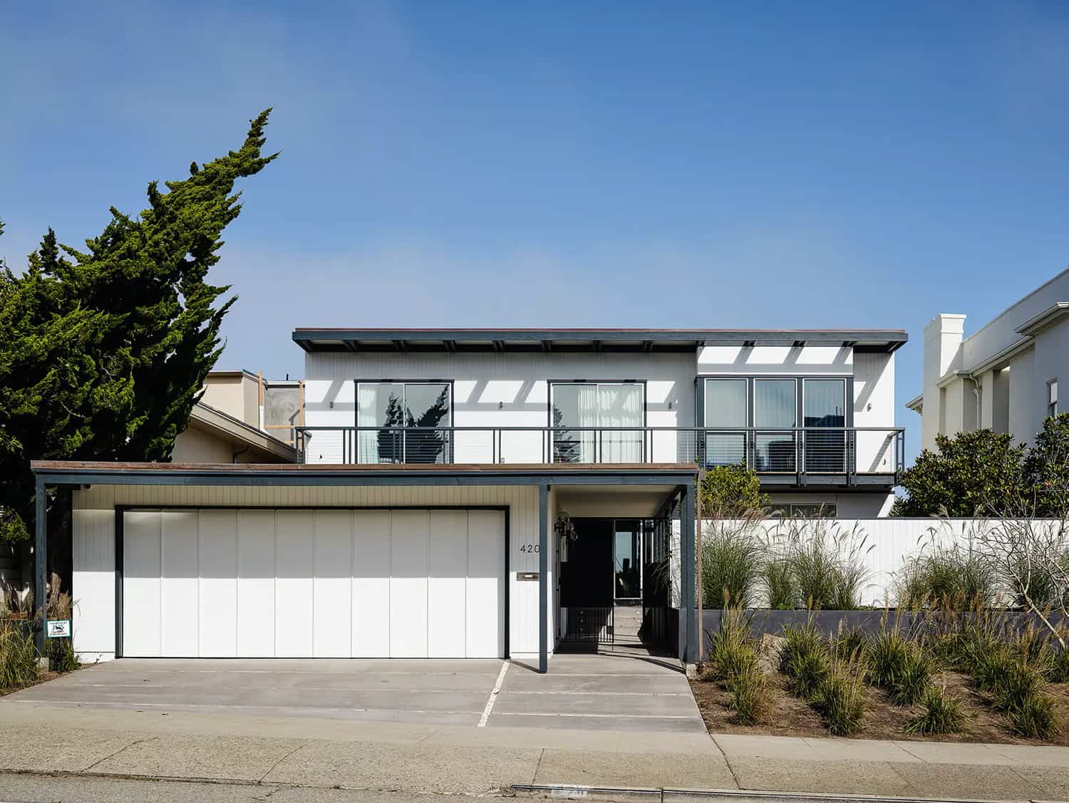 mid-century-modern-house-exterior