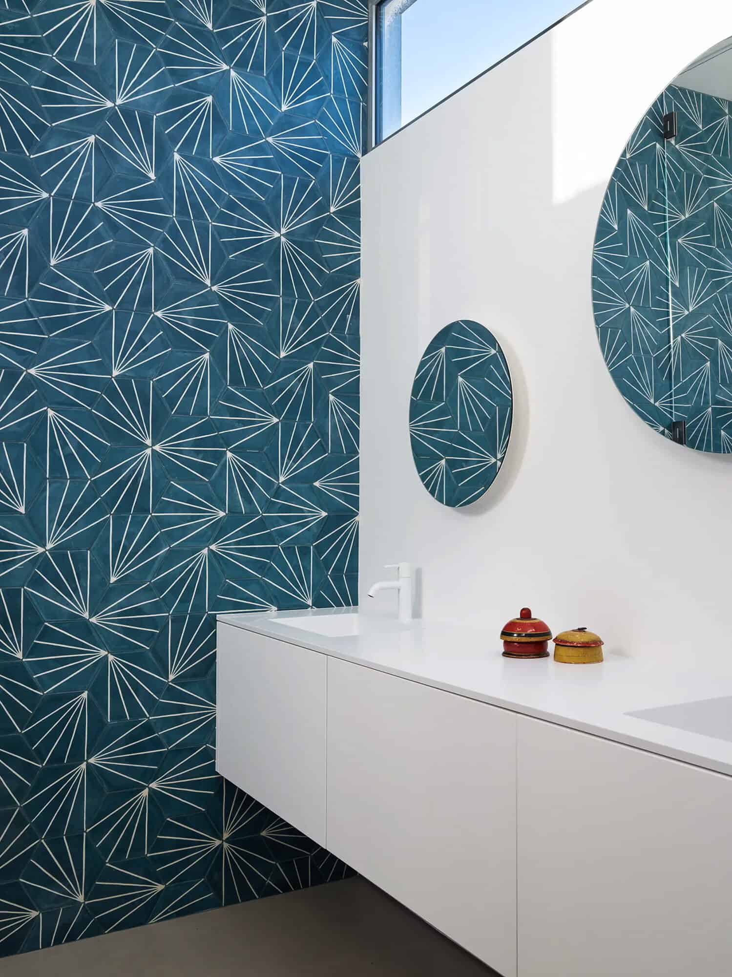 mid-century-modern-bathroom
