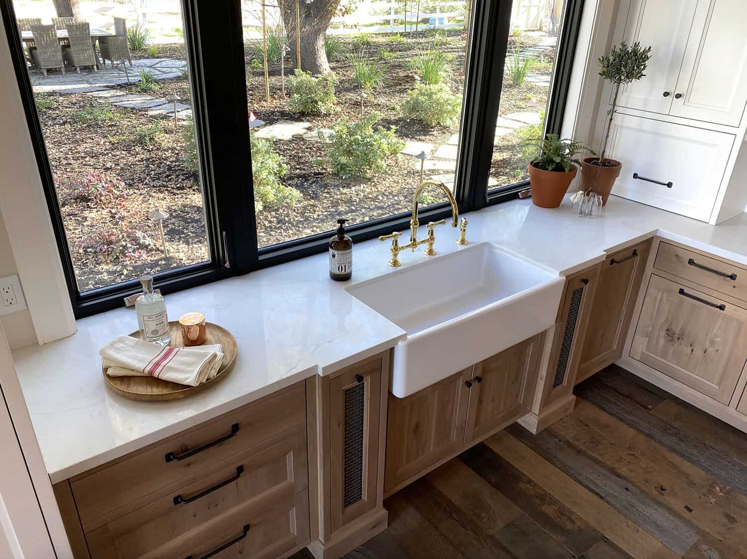 modern-farmhouse-kitchen