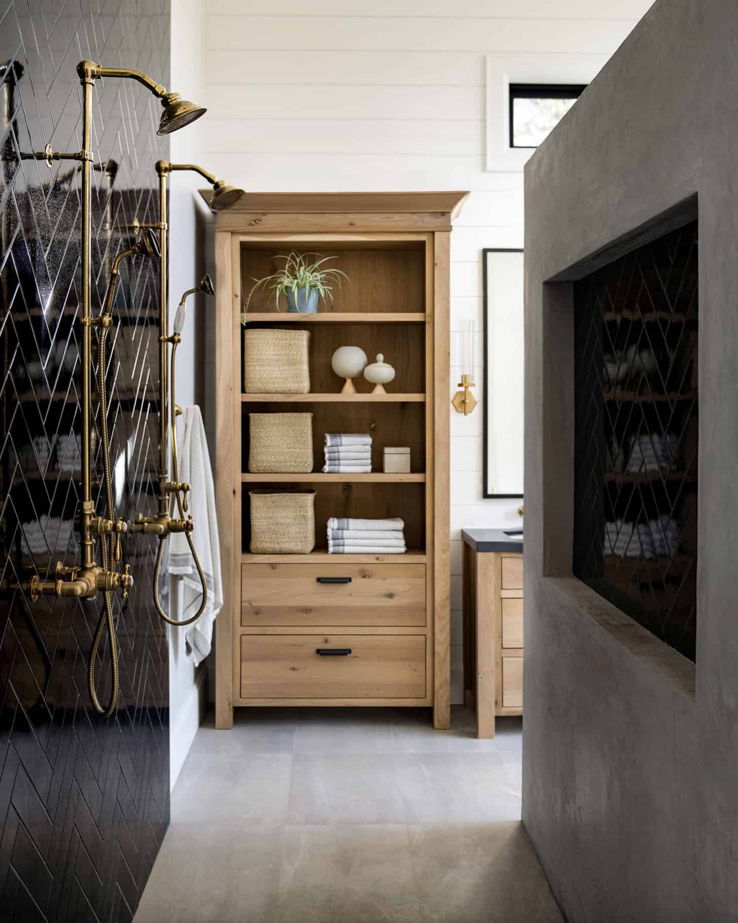 modern-farmhouse-bathroom